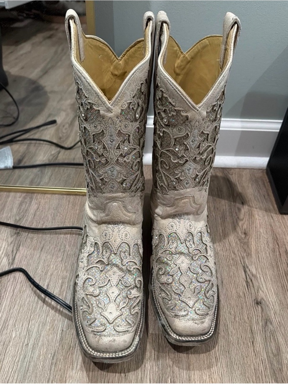 Embellished Cream Western Combat Boots with Decorative Stitching
